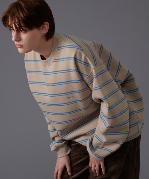 ONCILY(オンシェリー)の「BORDER LOOSE SWEAT / ボーダールーズスウェット(スウェット・メンズ・ネイビー/ベージュ・LARGE/MEDIUM)」の14枚目の写真