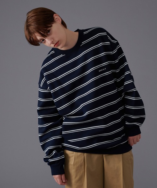 ONCILY(オンシェリー)の「BORDER LOOSE SWEAT / ボーダールーズスウェット(スウェット・メンズ・ネイビー/ベージュ・LARGE/MEDIUM)」の5枚目の写真