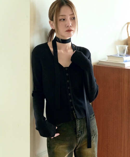 UNE MANSION（ユヌマンション）の「[UNE ORIGINAL] フロントボタンVネックカーディガン＆マフラースカーフSET ITEM（ニット/セーター・レディース・ミント/グレー/ピンク/チャコール/ブルー/グリーン/ベージュ/アイボリー/レッド/ブラック/ブラウン/クリーム・FREE）」の16枚目の写真