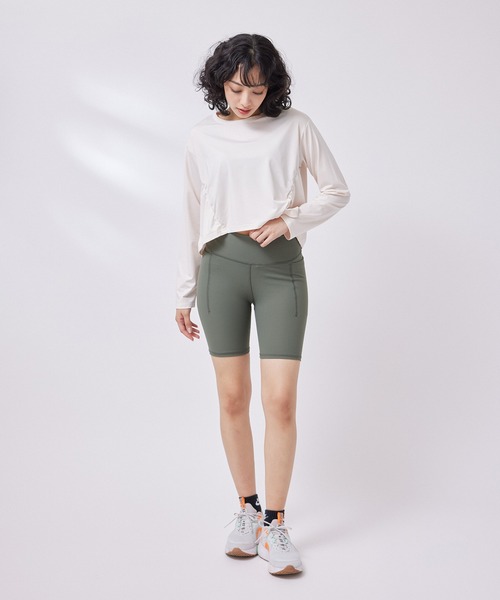 NERGY(ナージー)の「シャーリングロングスリーブTシャツ(Tシャツ/カットソー・レディース・ブラック/キナリ/ブルー系その他4・FREE)」の17枚目の写真