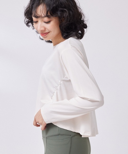 NERGY(ナージー)の「シャーリングロングスリーブTシャツ(Tシャツ/カットソー・レディース・ブラック/キナリ/ブルー系その他4・FREE)」の18枚目の写真