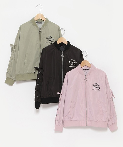 by LOVEiT（バイラビット）の「レースアップブルゾン（MA-1・キッズ・ブラック/カーキ/ラベンダー・130cm/140cm/150cm/160cm/120cm）」の4枚目の写真