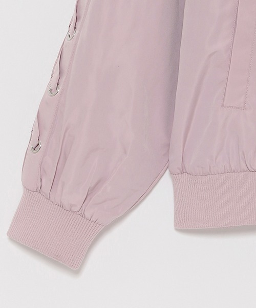 by LOVEiT（バイラビット）の「レースアップブルゾン（MA-1・キッズ・ブラック/カーキ/ラベンダー・130cm/140cm/150cm/160cm/120cm）」の7枚目の写真