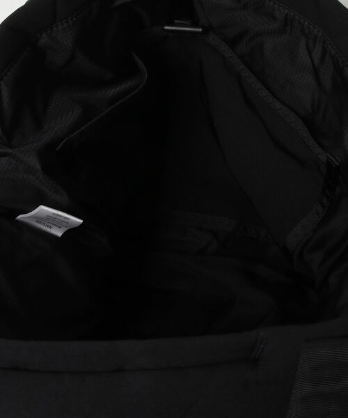 THE NORTH FACE(ザノースフェイス)の「THE NORTH FACE Geoface Tote / ザ・ノース・フェイス ジオフェイス トート(トートバッグ・メンズ・ブラック・FREE)」の4枚目の写真