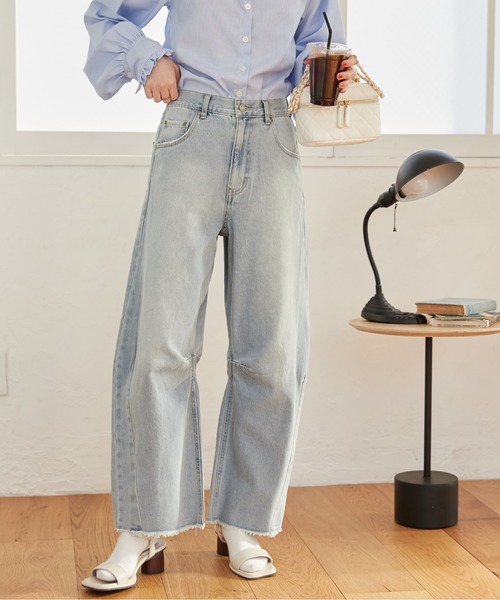 ANGIE（アンジー）の「カーブパンツ（デニムパンツ・レディース・ブルー/ホワイト/ネイビー・FREE）」の10枚目の写真