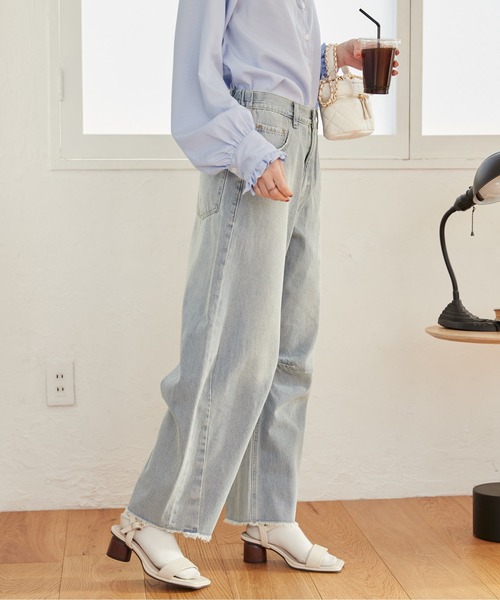 ANGIE（アンジー）の「カーブパンツ（デニムパンツ・レディース・ブルー/ホワイト/ネイビー・FREE）」の13枚目の写真