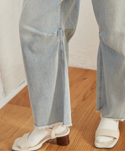 ANGIE（アンジー）の「カーブパンツ（デニムパンツ・レディース・ブルー/ホワイト/ネイビー・FREE）」の21枚目の写真