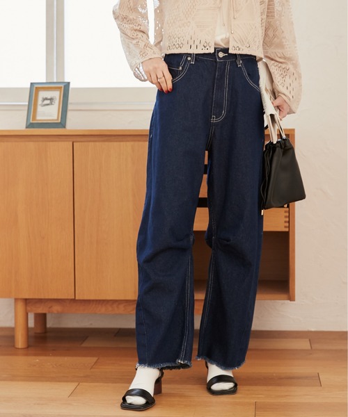 ANGIE（アンジー）の「カーブパンツ（デニムパンツ・レディース・ブルー/ホワイト/ネイビー・FREE）」の15枚目の写真