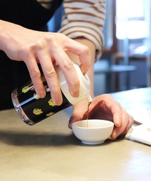 Miffy（ ミッフィー）の「(SK)【miffy & Disney】お好みの量を出せる ワンプッシュ 液体 調味料入れ[150ml]（キッチンツール）」