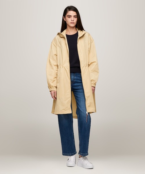 TOMMY HILFIGER(トミーヒルフィガー)の「トランジショナルウィンドブレーカーパーカー(マウンテンパーカー・レディース・ベージュ/ネイビー・MEDIUM/SMALL/X-SMALL)」の3枚目の写真