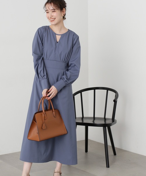 N.(N. Natural Beauty Basic)(エヌエヌナチュラルビューティーベーシック)の「◆【S Size Line】Vオープンカラーワンピース(ワンピース・レディース・ホワイト系その他/ベージュ/ブルー・SMALL/MEDIUM)」の1枚目の写真