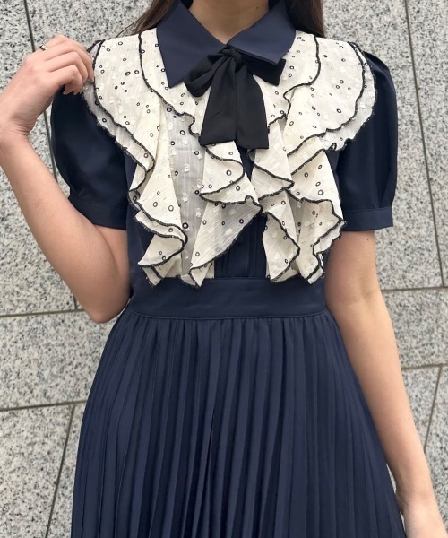 Cheek（チーク）の「配色フリルプリーツボウタイワンピース（ワンピース・レディース・ベージュ/ネイビー/アイボリー/サックスブルー・MEDIUM）」の14枚目の写真