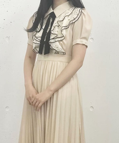 Cheek（チーク）の「配色フリルプリーツボウタイワンピース（ワンピース・レディース・ベージュ/ネイビー/アイボリー/サックスブルー・MEDIUM）」の13枚目の写真