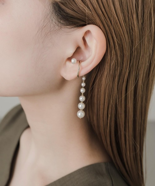 SMELLY（スメリー）の「グラデーションパールドロップイヤカフ（イヤーカフ・レディース・ゴールド系その他・-）」の2枚目の写真