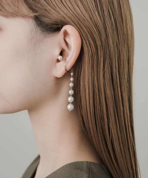 SMELLY（スメリー）の「グラデーションパールドロップイヤカフ（イヤーカフ・レディース・ゴールド系その他・-）」の5枚目の写真