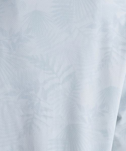 ROXY（ロキシー）の「AURORA STAND/ロキシー長袖ジップアップラッシュガード(水着）（ラッシュガード・レディース・ネイビー/ホワイト/ピンク/オフホワイト/カーキ/ブラック・SMALL/MEDIUM/LARGE）」の22枚目の写真