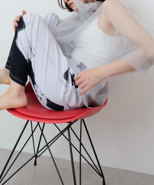 DOLLUPOOPS(ドールアップウップス)の「フォトプリントパンツ(その他パンツ・レディース・オフホワイト/ブルー・38)」の7枚目の写真
