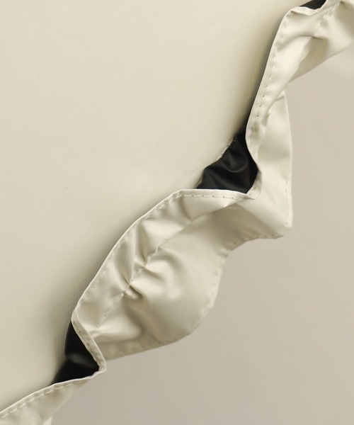 macocca(マコッカ)の「完全遮光 遮光率100% UVカット率100% 晴雨兼用 ショート傘 フリル 50cm(長傘・レディース・グレイッシュベージュ/モカ/オフホワイト/ブラック・FREE)」の8枚目の写真