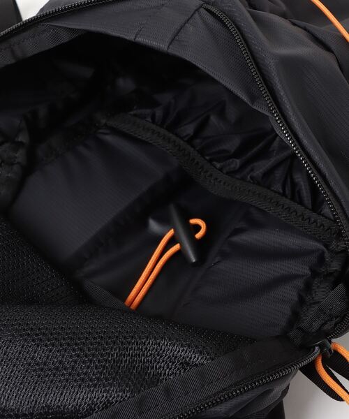 MYSTERY RANCH（ミステリーランチ）の「MYSTERY RANCH GALLAGATOR 10 ミステリーランチ リュック ギャラゲーター 10（バックパック/リュック・メンズ・ブラック/ベージュ系1/グレー系1・FREE/S/M/L/XL）」の6枚目の写真