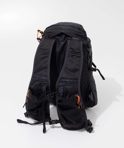 MYSTERY RANCH（ミステリーランチ）の「MYSTERY RANCH GALLAGATOR 10 ミステリーランチ リュック ギャラゲーター 10（バックパック/リュック・メンズ・ブラック/ベージュ系1/グレー系1・FREE/S/M/L/XL）」の9枚目の写真