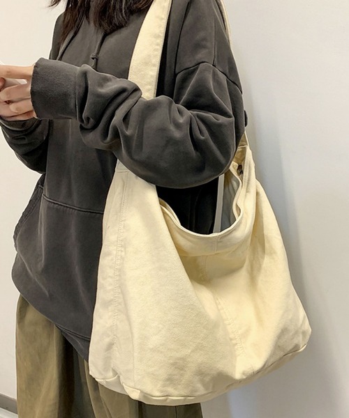 florist（フローリスト）の「バイオウォッシュ大容量斜め掛けキャンバスショルダーバッグ（ショルダーバッグ・レディース・グリーン/ブラック/オフホワイト/レッド・FREE）」の2枚目の写真