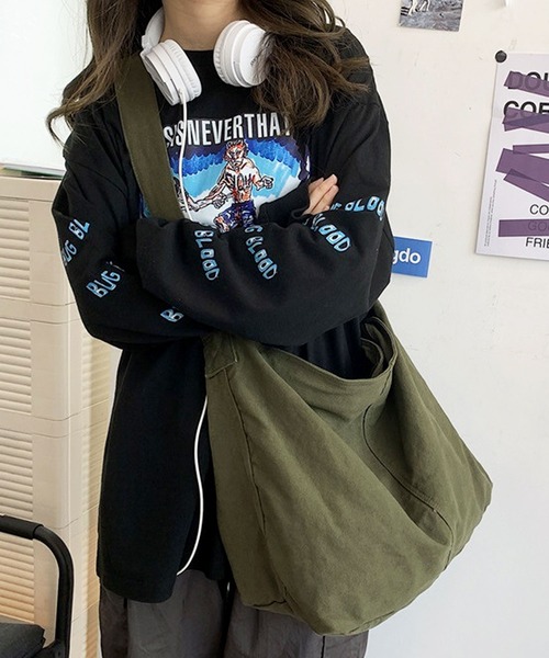 florist（フローリスト）の「バイオウォッシュ大容量斜め掛けキャンバスショルダーバッグ（ショルダーバッグ・レディース・グリーン/ブラック/オフホワイト/レッド・FREE）」の12枚目の写真