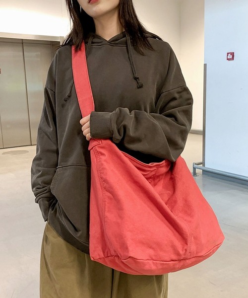 florist（フローリスト）の「バイオウォッシュ大容量斜め掛けキャンバスショルダーバッグ（ショルダーバッグ・レディース・グリーン/ブラック/オフホワイト/レッド・FREE）」の6枚目の写真