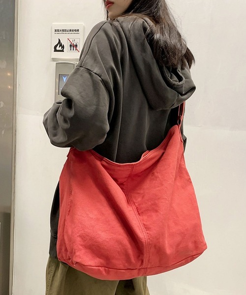 florist（フローリスト）の「バイオウォッシュ大容量斜め掛けキャンバスショルダーバッグ（ショルダーバッグ・レディース・グリーン/ブラック/オフホワイト/レッド・FREE）」の7枚目の写真