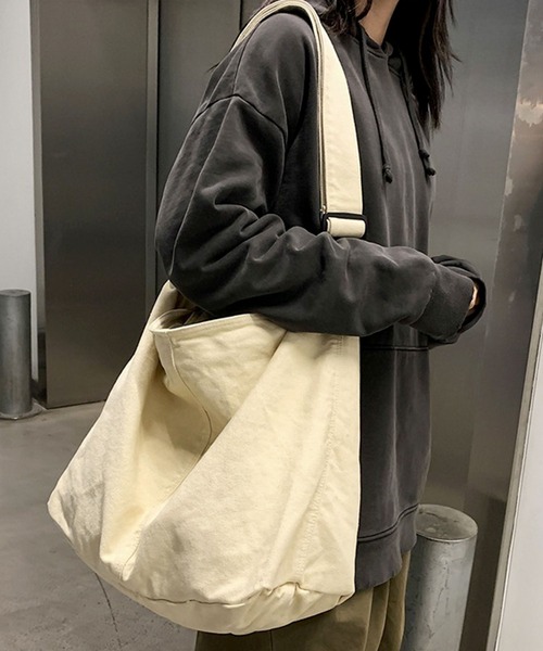 florist（フローリスト）の「バイオウォッシュ大容量斜め掛けキャンバスショルダーバッグ（ショルダーバッグ・レディース・グリーン/ブラック/オフホワイト/レッド・FREE）」の8枚目の写真