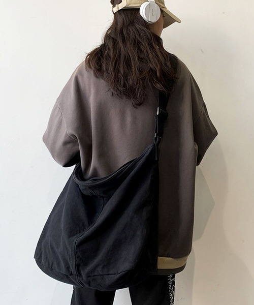 florist（フローリスト）の「バイオウォッシュ大容量斜め掛けキャンバスショルダーバッグ（ショルダーバッグ・レディース・グリーン/ブラック/オフホワイト/レッド・FREE）」の11枚目の写真