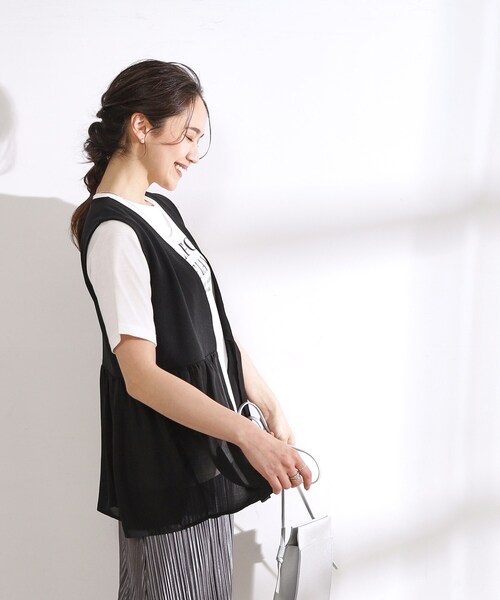 DRESKIP（ドレスキップ）の「◆【2点セット】大人のフェミニンカジュアルに　ペプラムジレ＋ロゴTシャツ（その他トップス・レディース・ブルー/カーキ/ブラック・04/03/02）」の6枚目の写真