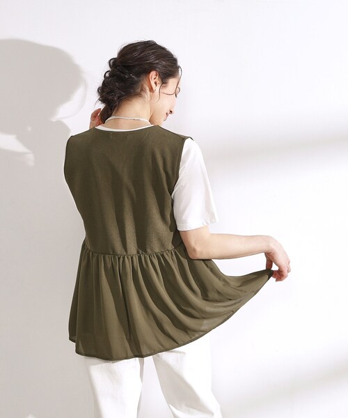 DRESKIP（ドレスキップ）の「◆【2点セット】大人のフェミニンカジュアルに　ペプラムジレ＋ロゴTシャツ（その他トップス・レディース・ブルー/カーキ/ブラック・04/03/02）」の14枚目の写真