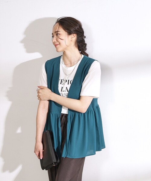 DRESKIP（ドレスキップ）の「◆【2点セット】大人のフェミニンカジュアルに　ペプラムジレ＋ロゴTシャツ（その他トップス・レディース・ブルー/カーキ/ブラック・04/03/02）」の18枚目の写真