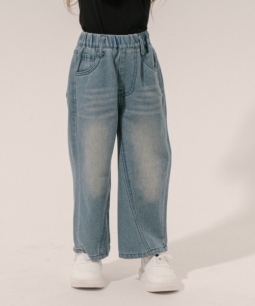 URBAN CHERRY（アーバンチェリー）の「ヴィンテージライクストレートデニムパンツ（デニムパンツ・キッズ・ブルー・140cm/130cm/120cm/110cm）」の4枚目の写真
