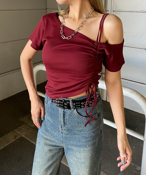 non-hedge（ノンヘッジ）の「ワンショルダークロップド丈トップス（Tシャツ/カットソー・レディース・オフホワイト/チャコールグレー/ブラック/ワインレッド・FREE）」の4枚目の写真