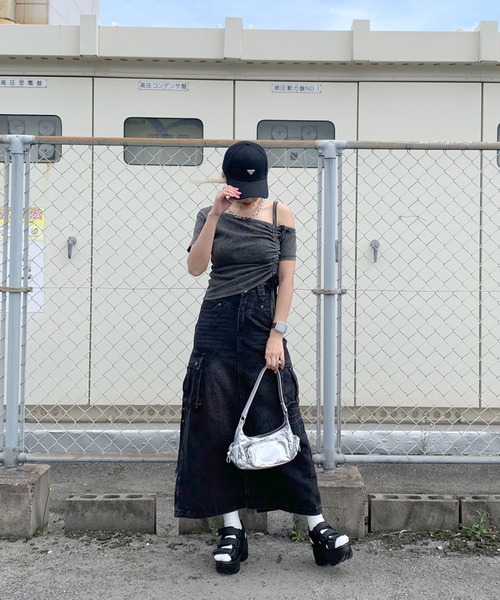 non-hedge（ノンヘッジ）の「ワンショルダークロップド丈トップス（Tシャツ/カットソー・レディース・オフホワイト/チャコールグレー/ブラック/ワインレッド・FREE）」の16枚目の写真