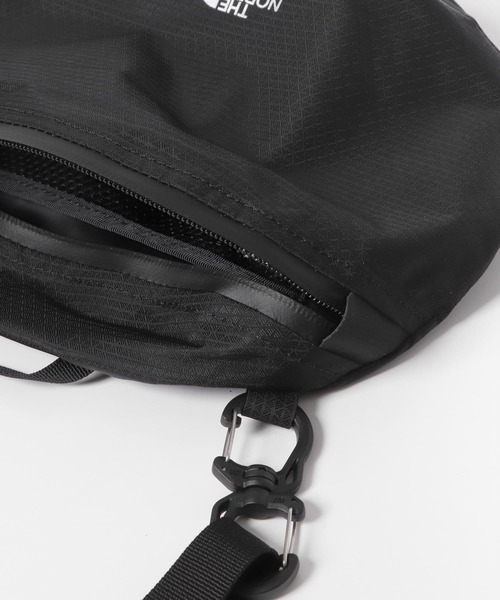 THE NORTH FACE（ザノースフェイス）の「THE NORTH FACE　WP Shoulder Pocket（ショルダーバッグ・メンズ・ホワイト系その他/ブラック・ONE SIZE）」の19枚目の写真