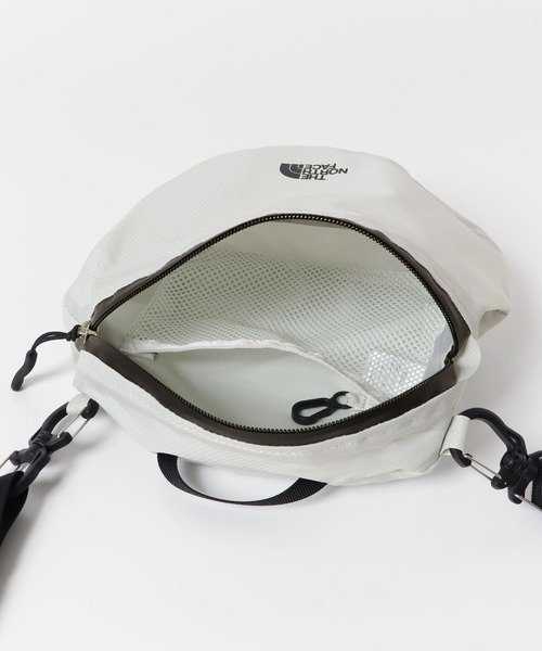 THE NORTH FACE（ザノースフェイス）の「THE NORTH FACE　WP Shoulder Pocket（ショルダーバッグ・メンズ・ホワイト系その他/ブラック・ONE SIZE）」の13枚目の写真