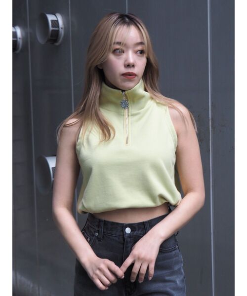 EVRIS（エヴリス）の「SUNNYハーフジップノースリトップス（Tシャツ/カットソー・レディース・イエロー/ホワイト/ブラック/グレー・FREE）」の4枚目の写真