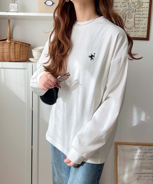 classicalelf(クラシカルエルフ)の「大人カジュアルスタイルに。綿100%着心地抜群の胸刺繍クルーネック長袖Tシャツ(Tシャツ/カットソー・レディース・ブラック系その他/オフホワイト/ブラック/ホワイト×ブラック/グリーン/オートミール・X-LARGE/LARGE/MEDIUM/SMALL)」の12枚目の写真