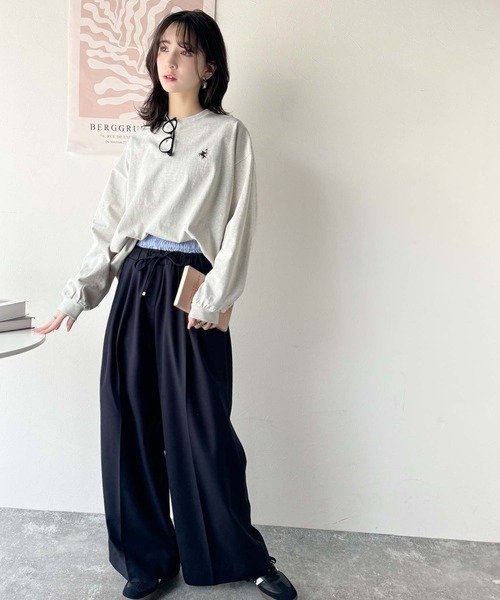 classicalelf(クラシカルエルフ)の「大人カジュアルスタイルに。綿100%着心地抜群の胸刺繍クルーネック長袖Tシャツ(Tシャツ/カットソー・レディース・ブラック系その他/オフホワイト/ブラック/ホワイト×ブラック/グリーン/オートミール・X-LARGE/LARGE/MEDIUM/SMALL)」の22枚目の写真