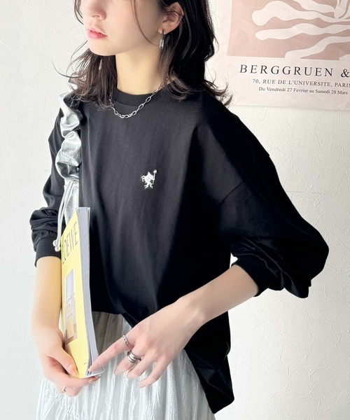 classicalelf(クラシカルエルフ)の「大人カジュアルスタイルに。綿100%着心地抜群の胸刺繍クルーネック長袖Tシャツ(Tシャツ/カットソー・レディース・ブラック系その他/オフホワイト/ブラック/ホワイト×ブラック/グリーン/オートミール・X-LARGE/LARGE/MEDIUM/SMALL)」の15枚目の写真