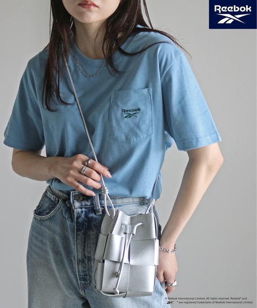 COURO(コウロ)の「【Reebok/リーボック】 ポケット付きワンポイント刺繍ロゴTシャツ(Tシャツ/カットソー・レディース・ブラック/サックスブルー/ホワイト/ネイビー・M/XL/L)」の4枚目の写真