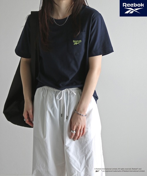 COURO(コウロ)の「【Reebok/リーボック】 ポケット付きワンポイント刺繍ロゴTシャツ(Tシャツ/カットソー・レディース・ブラック/サックスブルー/ホワイト/ネイビー・M/XL/L)」の5枚目の写真