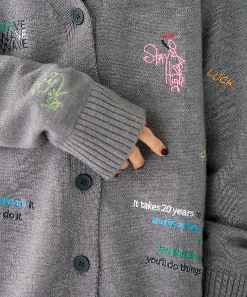 LAVEANGE(ラビアンジェ)の「刺繍ニットカーディガン(カーディガン/ボレロ・レディース・ブラック/グレー・F)」の8枚目の写真