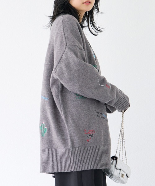 LAVEANGE(ラビアンジェ)の「刺繍ニットカーディガン(カーディガン/ボレロ・レディース・ブラック/グレー・F)」の5枚目の写真