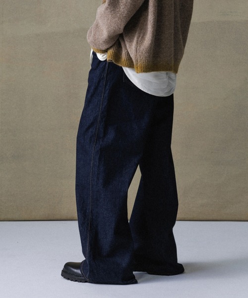 Wrangler（ラングラー）の「《別注》【Wrangler/ラングラー】WIDE FLARE JEAN / UNISEX（デニムパンツ・メンズ・ブルー系その他4/ネイビー・25/27/29/31/33/35）」の2枚目の写真