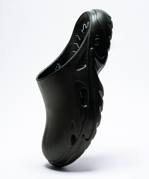 Doubleu(ダブリュー)の「Doubleu / ダブリュー ROMA MULE(サンダル・メンズ・ブラック・40/41/42/43)」の4枚目の写真