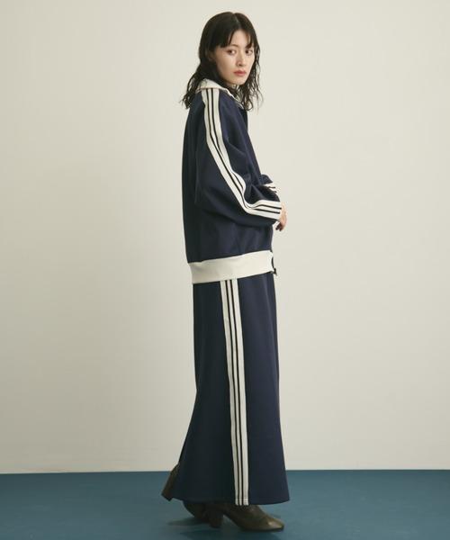 MERLOT（メルロー）の「ダブルライントラックスカート/セットアップ着用可能（スカート・レディース・バーガンディー/ネイビー・FREE）」の3枚目の写真