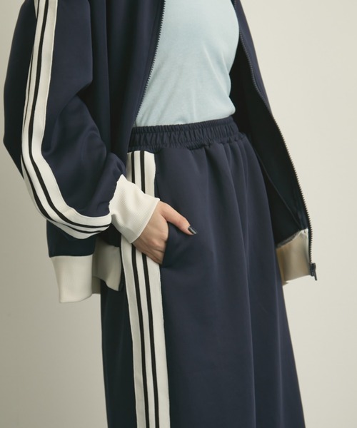 MERLOT（メルロー）の「ダブルライントラックスカート/セットアップ着用可能（スカート・レディース・バーガンディー/ネイビー・FREE）」の6枚目の写真